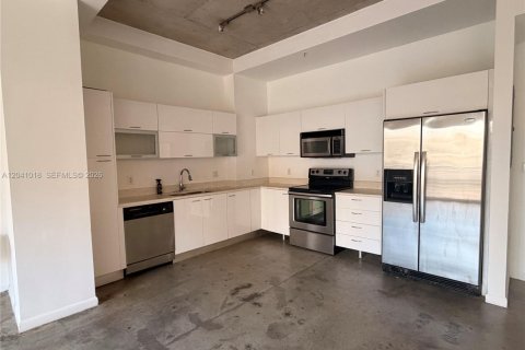 Condo in Miami, Florida, 1 bedroom  № 2193164 - photo 7