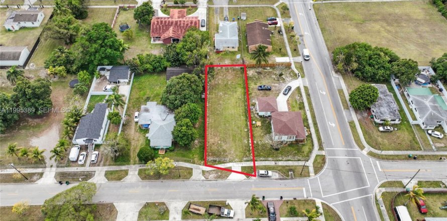 Propiedad comercial en Florida City, Florida № 2063755