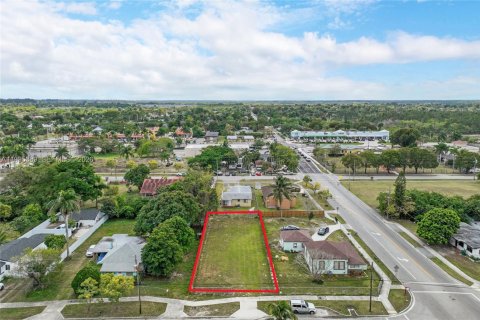 Propiedad comercial en venta en Florida City, Florida № 2063755 - foto 4
