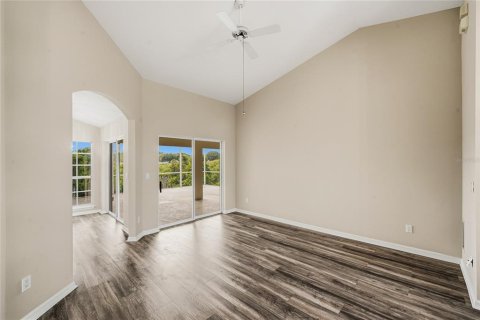 House in DeBary, Florida 3 bedrooms, 183.2 sq.m. № 2226407 - photo 8