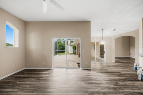 House in DeBary, Florida 3 bedrooms, 183.2 sq.m. № 2226407 - photo 13