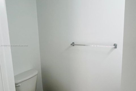 Townhouse in Miami, Florida 3 bedrooms, 158.86 sq.m. № 1882612 - photo 21