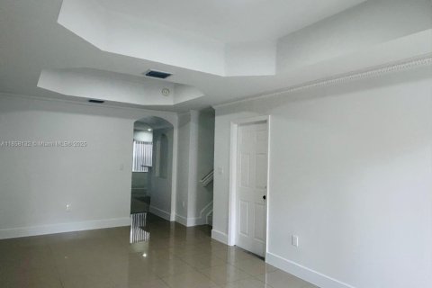 Townhouse in Miami, Florida 3 bedrooms, 158.86 sq.m. № 1882612 - photo 18