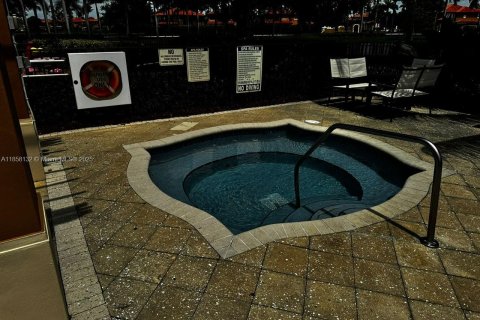 Townhouse in Miami, Florida 3 bedrooms, 158.86 sq.m. № 1882612 - photo 6