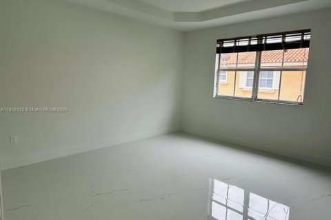 Townhouse in Miami, Florida 3 bedrooms, 158.86 sq.m. № 1882612 - photo 24