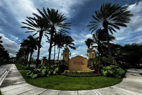 Townhouse in Miami, Florida 3 bedrooms, 158.86 sq.m. № 1882612 - photo 1