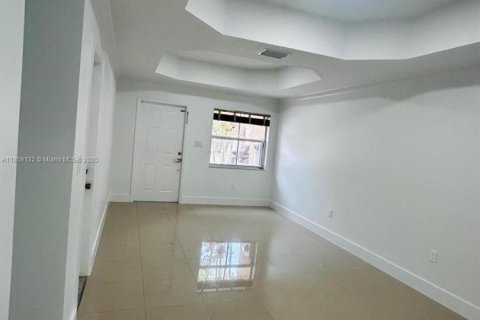 Townhouse in Miami, Florida 3 bedrooms, 158.86 sq.m. № 1882612 - photo 16