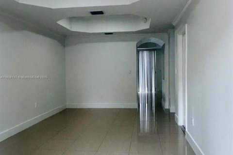 Townhouse in Miami, Florida 3 bedrooms, 158.86 sq.m. № 1882612 - photo 17