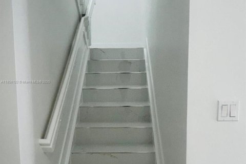 Townhouse in Miami, Florida 3 bedrooms, 158.86 sq.m. № 1882612 - photo 13