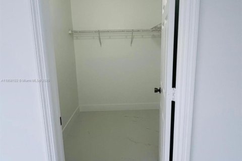 Townhouse in Miami, Florida 3 bedrooms, 158.86 sq.m. № 1882612 - photo 25