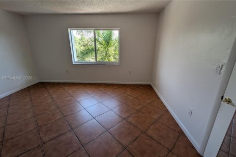 Condominio en venta en North Miami, Florida, 1 dormitorio, 69.12 m2 № 2033365 - foto 9