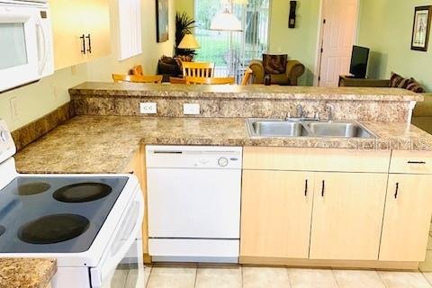 Condo in Kissimmee, Florida, 2 bedrooms  № 1782763 - photo 12