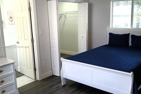 Casa en venta en Miami, Florida, 4 dormitorios № 2047839 - foto 11