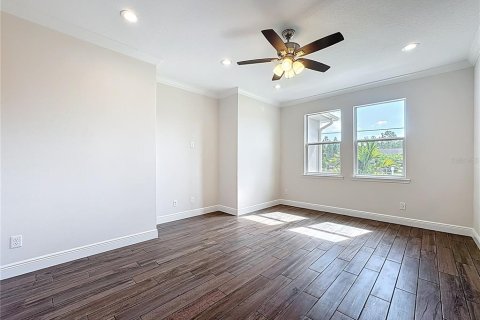 Casa en venta en Orlando, Florida, 4 dormitorios, 271.92 m2 № 1911497 - foto 4