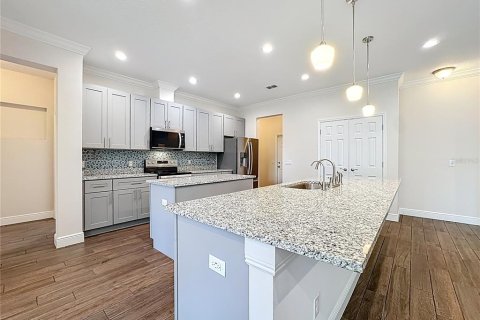 Casa en venta en Orlando, Florida, 4 dormitorios, 271.92 m2 № 1911497 - foto 12