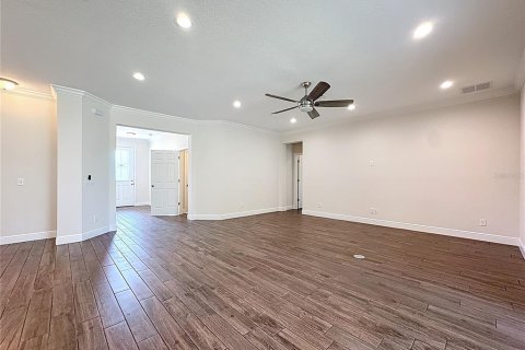 Casa en venta en Orlando, Florida, 4 dormitorios, 271.92 m2 № 1911497 - foto 5