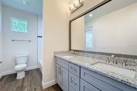 Casa en venta en Orlando, Florida, 4 dormitorios, 271.92 m2 № 1911497 - foto 18