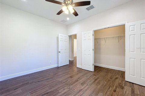 Casa en venta en Orlando, Florida, 4 dormitorios, 271.92 m2 № 1911497 - foto 20