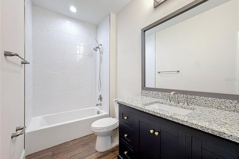 Casa en venta en Orlando, Florida, 4 dormitorios, 271.92 m2 № 1911497 - foto 15