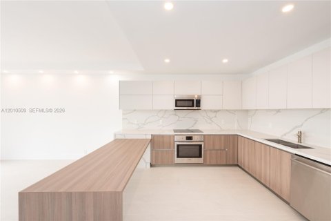 Condo in Key Biscayne, Florida, 2 bedrooms  № 2076645 - photo 5