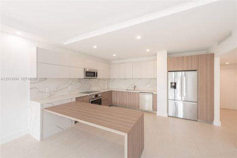 Condo in Key Biscayne, Florida, 2 bedrooms  № 2076645 - photo 4