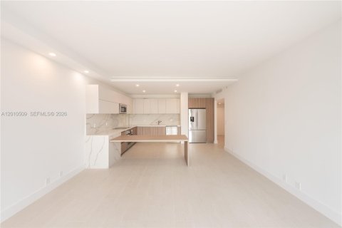 Condo in Key Biscayne, Florida, 2 bedrooms  № 2076645 - photo 3