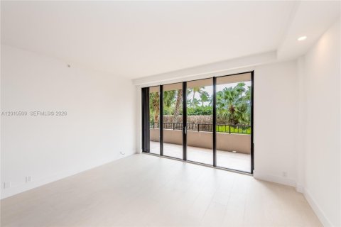 Condo in Key Biscayne, Florida, 2 bedrooms  № 2076645 - photo 2