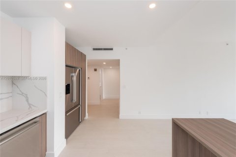 Condo in Key Biscayne, Florida, 2 bedrooms  № 2076645 - photo 8
