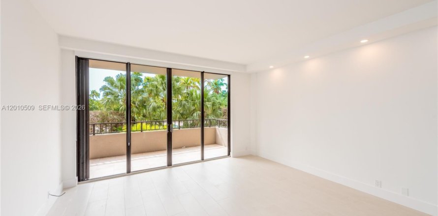 Condo in Key Biscayne, Florida, 2 bedrooms  № 2076645