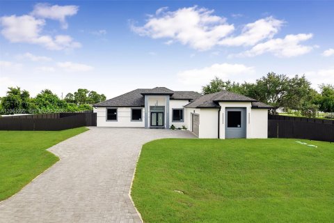Villa ou maison à vendre à Lehigh Acres, Floride: 3 chambres, 172.33 m2 № 2261596 - photo 18