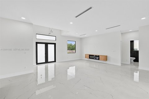 Villa ou maison à vendre à Lehigh Acres, Floride: 3 chambres, 172.33 m2 № 2261596 - photo 28