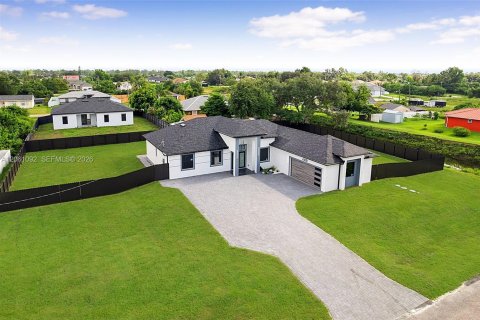 Villa ou maison à Lehigh Acres, Floride 3 chambres, 172.33 m2 № 2261596