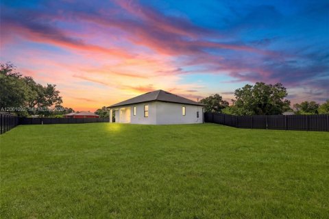 Villa ou maison à vendre à Lehigh Acres, Floride: 3 chambres, 172.33 m2 № 2261596 - photo 25