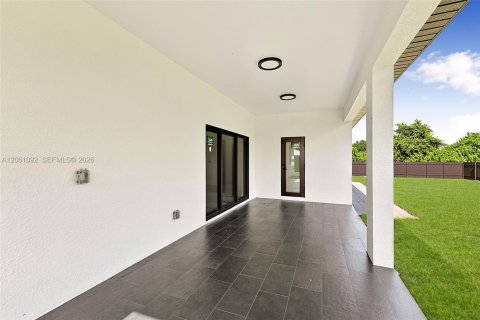 Villa ou maison à vendre à Lehigh Acres, Floride: 3 chambres, 172.33 m2 № 2261596 - photo 24