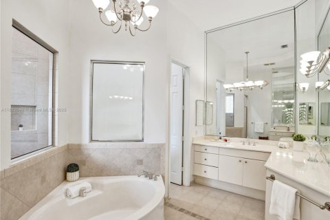 Купить виллу или дом в Уэстон, Флорида 5 спален, 319.31м2, № 1938636 - фото 26