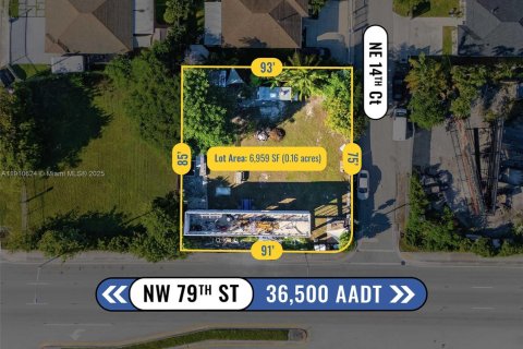 Propiedad comercial en venta en Miami, Florida № 2054650 - foto 2