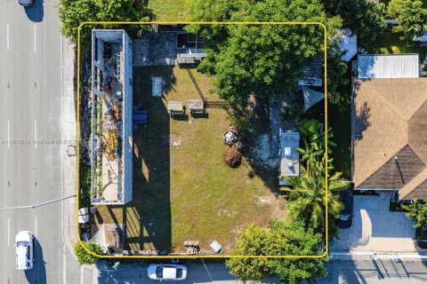 Propiedad comercial en venta en Miami, Florida № 2054650 - foto 7