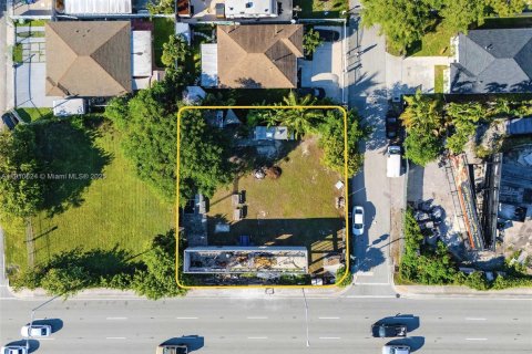 Propiedad comercial en venta en Miami, Florida № 2054650 - foto 6