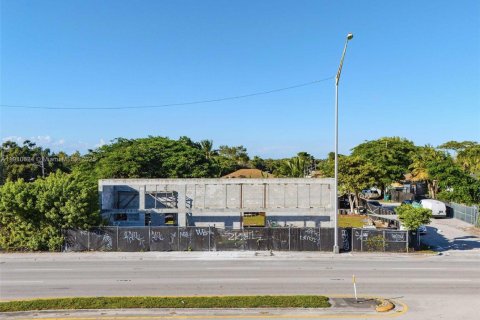 Propiedad comercial en venta en Miami, Florida № 2054650 - foto 9