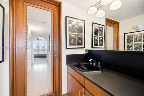 Купить кондоминиум в Майами, Флорида 2 спальни, 140.19м2, № 2046858 - фото 21