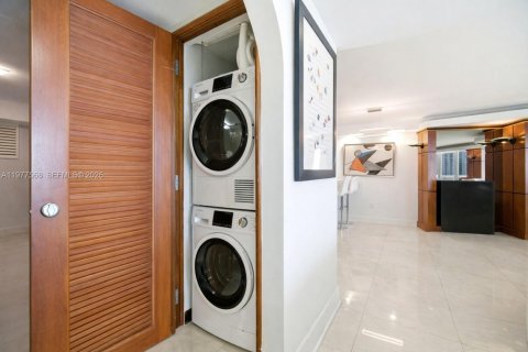 Купить кондоминиум в Майами, Флорида 2 спальни, 140.19м2, № 2046858 - фото 15