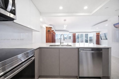 Купить кондоминиум в Майами, Флорида 2 спальни, 140.19м2, № 2046858 - фото 4