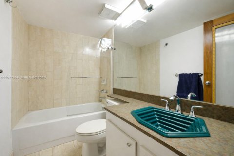 Купить кондоминиум в Майами, Флорида 2 спальни, 140.19м2, № 2046858 - фото 16