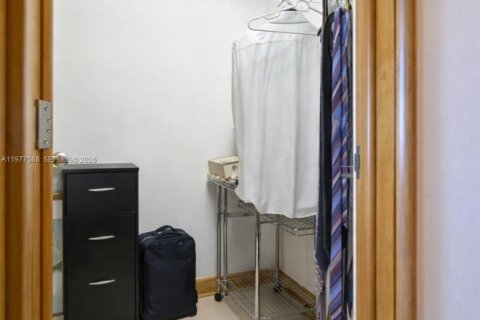 Купить кондоминиум в Майами, Флорида 2 спальни, 140.19м2, № 2046858 - фото 20