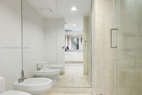 Купить кондоминиум в Майами, Флорида 2 спальни, 140.19м2, № 2046858 - фото 23