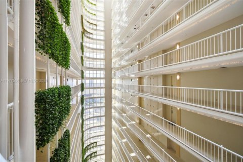 Купить кондоминиум в Майами, Флорида 2 спальни, 140.19м2, № 2046858 - фото 28