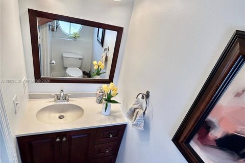 Touwnhouse à louer à Coconut Creek, Floride: 3 chambres, 146.14 m2 № 2068064 - photo 16