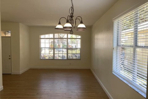 Villa ou maison à louer à Orlando, Floride: 3 chambres, 197.88 m2 № 2115064 - photo 4