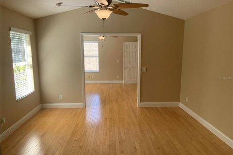 Villa ou maison à louer à Orlando, Floride: 3 chambres, 197.88 m2 № 2115064 - photo 2
