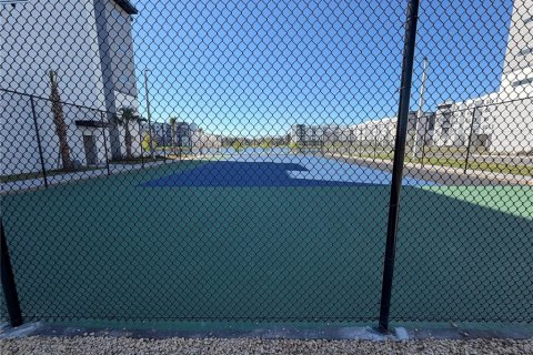 Condo in Orlando, Florida, 2 bedrooms № 2102017 - photo 27